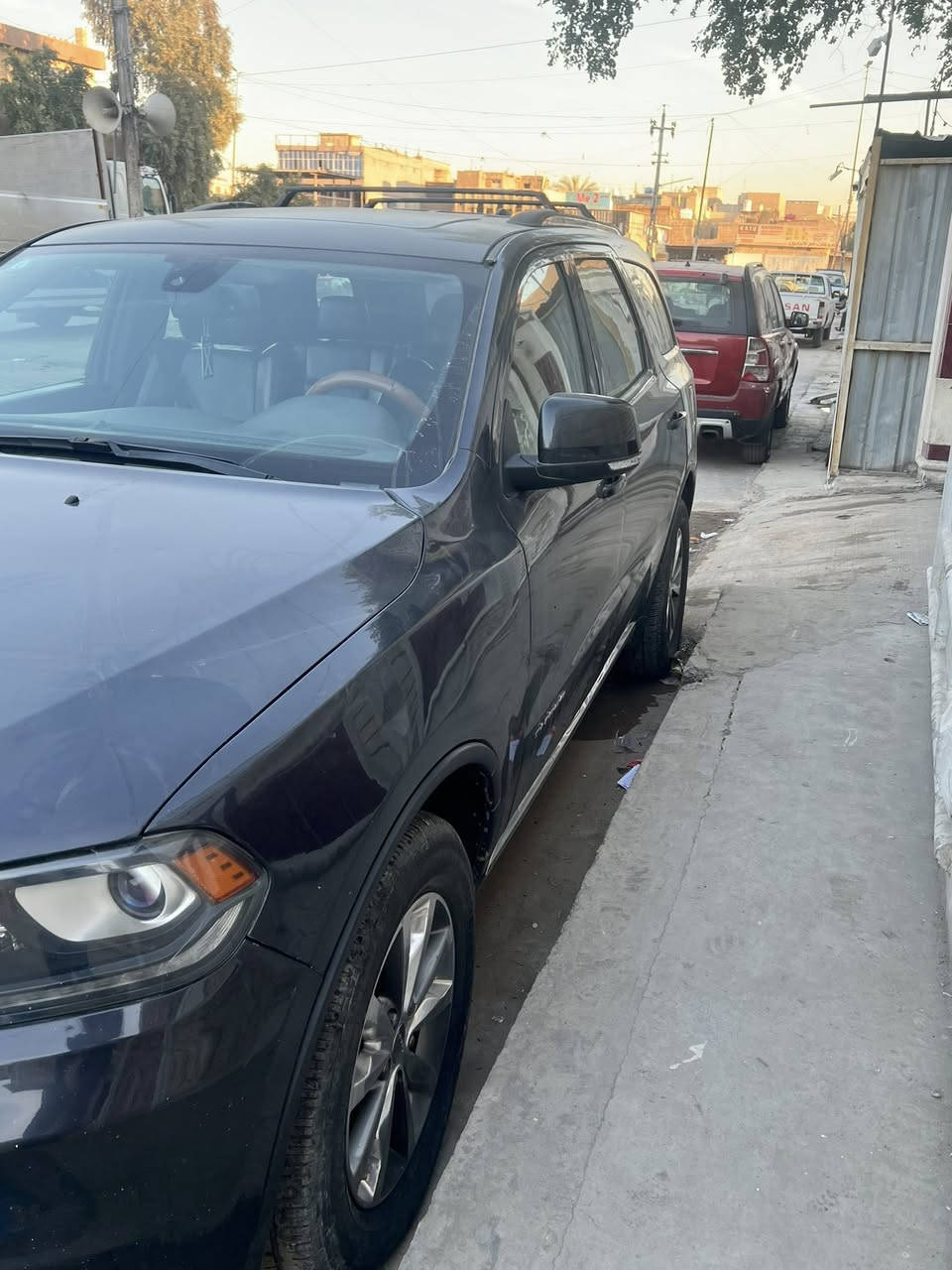 السلام عليكم
دوج دورنكو سيتاديل فول 2016 
داخله حادثهه بس دعاميه وشبر جاملغ السايق بدون دواخل  و انصبغ بيهه بنيد وجاملغين بسبب طخات وشخوط السياره نضيفه 

#المواصفات - رقم  بغداد تحويل مباشر تحويل مباشر 

محرك 6 سلندر بخاصية توفير الوقود ECO 
 جنطه كهرباي
بصمه
حساسات خلفية اصل مع خاصية  
 لايت ١٠٠واط اصلي مع حاجب LED . 
مع تحرك المرايات الجانبية عند الرجوع الى الخلف حسب التحكم
. طخم تايرات جديد

نظام صوت ٧ سماعات داخل السيارة
تحكم ستيرن كامل 

شاشة دشبول لمس كبيرة  - نظام AUX + Bluetooth . نظام ملاحة GBS 

+ ذاكرة ميموري كارد موضعي + USB 
مانع تزحلق (انزلاق) .

تبريد ٤ قطع اكثر من 10 منافذ

الكشنات  جلد     تبريد و تدفئة و تهوية و مع الستيرن تدفئة وتهوية

كاميرا خلفية دوارة HD 

إظهار ضغط الهواء في الاطارات. ومعلومات السيارة الكترونيا مثل كمية دهن محرك و درجة حرارة المحرك والكير والزيت وضغط الزيت الكتروني .

وباقي مواصفات الدورنكو ⁦✔️⁩  ⭐   

 السعر 180بدون مراوس بيع فقط
***********
