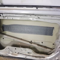 باب سبكترا/سيراتو • لون رصاصي • نظافة ٩٠٪