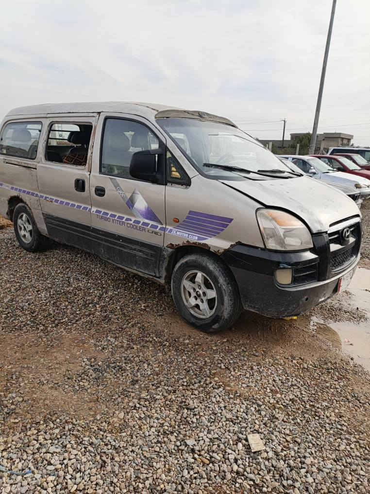 السلام عليكم
هونداي ستاركس
2007
11 راكب 
بيها معجون
سعر 38 ورقه وبيها مجال
العنوان ديالى خان بني سعد
***********
