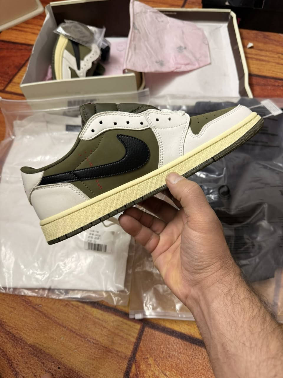 الحذاء قياسه ٤٤ ولتيشيرتات ثنين واحد ابيض واحد اسود ولقيااسات مبينه بالمقطع
كلهم شلعة ٦٠ الف


**إذا كنت صاحب هذا الإعلان وتريد حذفه لأي سبب، رجاءا أرسل رسالة إلى الدعم الفني**