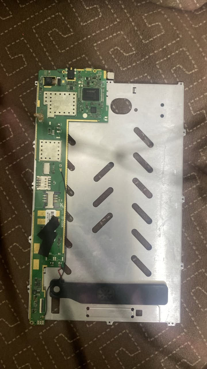 السلام عليكم أجهزه ايفون  واندرويد ايبادات أبيع فحم حتي شغالات بيهن ب١٢٥الف كلهن مكاني بغداد دوره رقمي ***********
