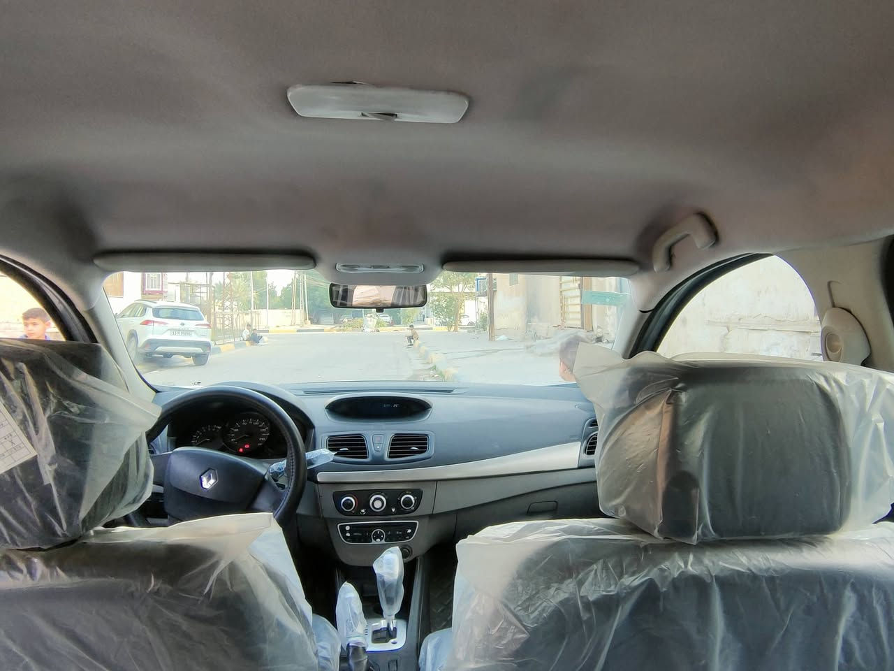 السلام عليكم ورحمة الله وبركاته رينو فلونس مديل 2013 
رقم واسط بسمي سنوية 2031 تدفئة  تبريد شغال بدون ضربة بدون صبغ  محرك قبق اصفر  ستوني شادة.  گير بلادي 5 نمر at المرغوب كهربائيات بلاد بدون جطل  باتري جديد 
حدادية جديدة   حتا كتلوكاتهة موجودة 

نقص جبنة كام شفت بيهة تسريب  فقط السعر 50
بيهة مجال بسيط جداً مكاني كربلاء حي الحر ***********
