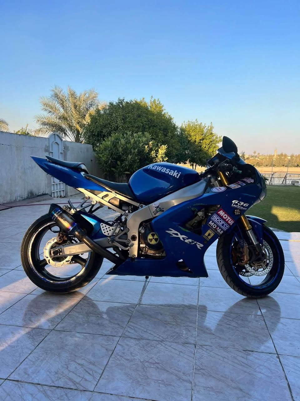 السلام عليكم شباب عندي كاوسكي موديل 2004 نضيفه وجاهزه بدون نقص ومكينتها حلوه وناعمه رايدها ب 20 مكاني تقاطع درويش وهذا رقمي ***********
