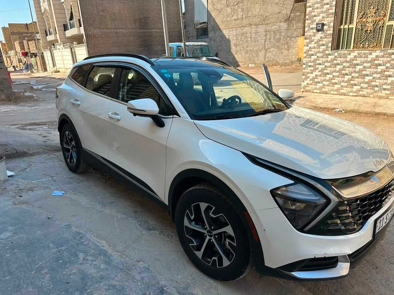 كيا سبورتج هايبرد البيع
المواصفات بعد بيه هواي موصفات
المكين 1600T
كير مواويس
بصمه 
بليرامه
خمس كامرات
جنطه شفط
حساس مامي خلفي
كشنات تدفئه
خمس مقاعد 
تشغيل عن بعد
سياقه ذاتيه
نضام سبورت يكور 
تحكم ستيرن 
ستيرن تدفئه
ماشي 55KM
السعر 215 $ وبيه مجال 
مرقم بغذاد بسمي 
مكان سياره بغذاد المدينه الصدر 
حادث سياره جاملغ خلفي وشبر من الباب الخلفي 
التصال ***********
