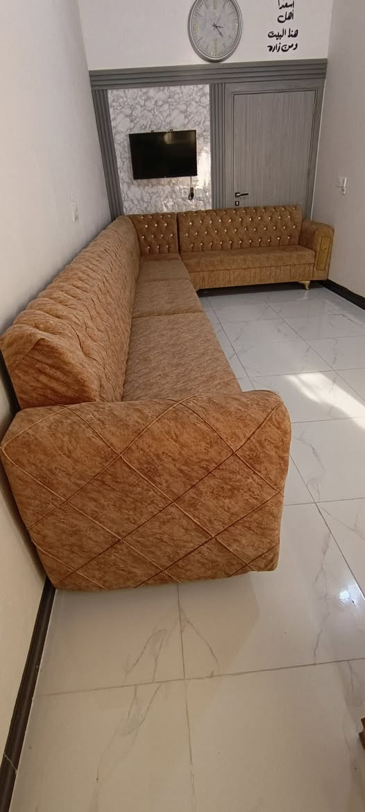 ديوان للبيع نضيف جدا
300 قفل بدون معامله
***********
