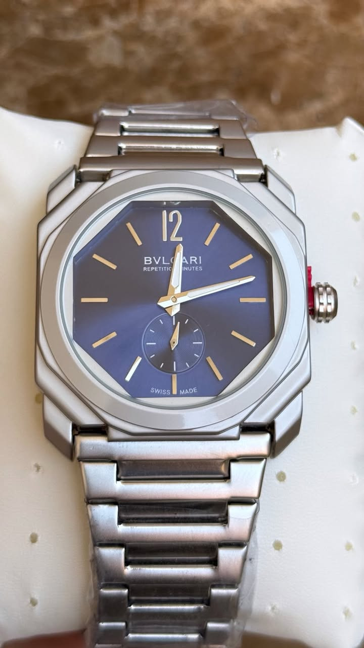 BVLGARI
سناتر شغاله
وزن ثقيل بطاريه كوارتز
قطر الساعه 46
زجاج زفير ضد الخدش
سير ستانلس ستيل مقاوم للصدأ
قطعه مميزه


**إذا كنت صاحب هذا الإعلان وتريد حذفه لأي سبب، رجاءا أرسل رسالة إلى الدعم الفني**