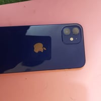 آيفون12 عادي نضيف مامفتوح بس مقفول ايكلود مراوس ابيفون حته ذا انطي فرق...