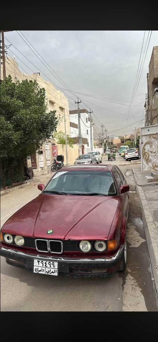 للبيع ٧٣٥ كير عادي رقم دهوك تحويل او وكاله من صاحبها سيارة مال تعمير مكينتها بيها صوت بكن خرطه سعرها ٢٥ وعليها غرامات ١٠ اوراق نازل من سعرها مكان سياره بغداد ***********
