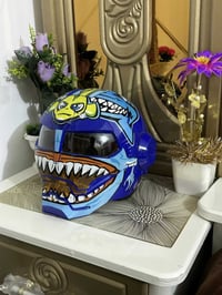 خوذه رياضيه للبيع السعر30 رقمي07840641163