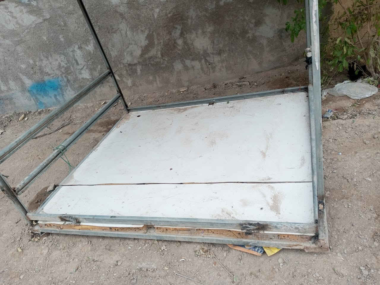 السلام عليكم بدي تسكام مال ستوته مغلون مال مخضر للبيع مكانه نجف سعره 180الف بي مجال للشراي يتصل ***********
