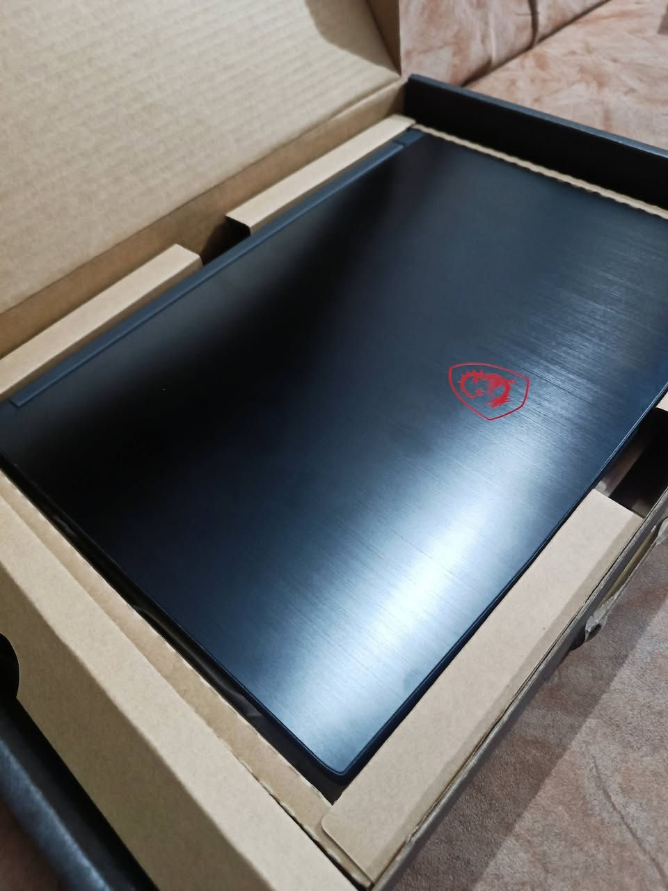 لابتوب MSI gf63
لابتوب شرق اوسط جديد وليس بالة

ياتي بعتاد 
معالج Core i5 10500H من النوع القوي 
6 انوية  12 مسارات 

وكرت شاشة خارجي GTX 1650 Full watt
بحجم 4 GB من النوع السريع GDDR6 
يكون مخصص للألعاب 🎮 والبرامج الثقيلة

ورامات حجم 24GB من نوع DDR4

ياتي بذاكرة تخزين اساسية 256GB من نوع SSD M.2 بلاضافة الى 500GB HDD

شاشة بوضوح عالي 1080p FULL HD حجم 15.6

ياتي الجهاز مع الشاحنة الاصلية 120W

يتوفر توصيل جميع المحافضات
السعر 750 الف قفل
مكاني ناصرية قضاء الشطرة


**إذا كنت صاحب هذا الإعلان وتريد حذفه لأي سبب، رجاءا أرسل رسالة إلى الدعم الفني**