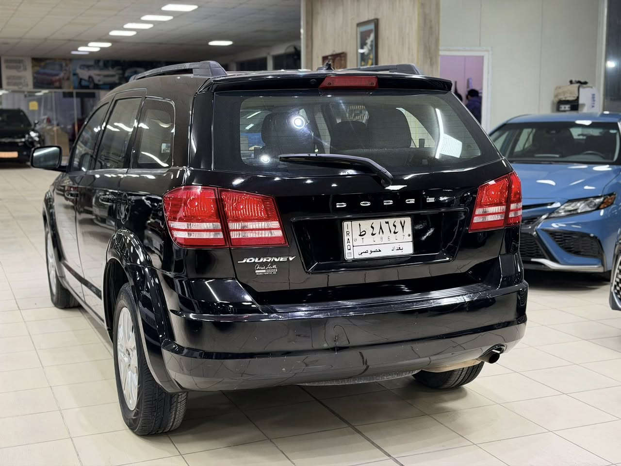 دوج جورني
2017 مكفوله بس تكحيل بيها
محرك 4 سلندر  2400 
حداديه جديده هسه شادها كامله خلفي وامامي 
السعر 122 وبيها مجال 
***********
