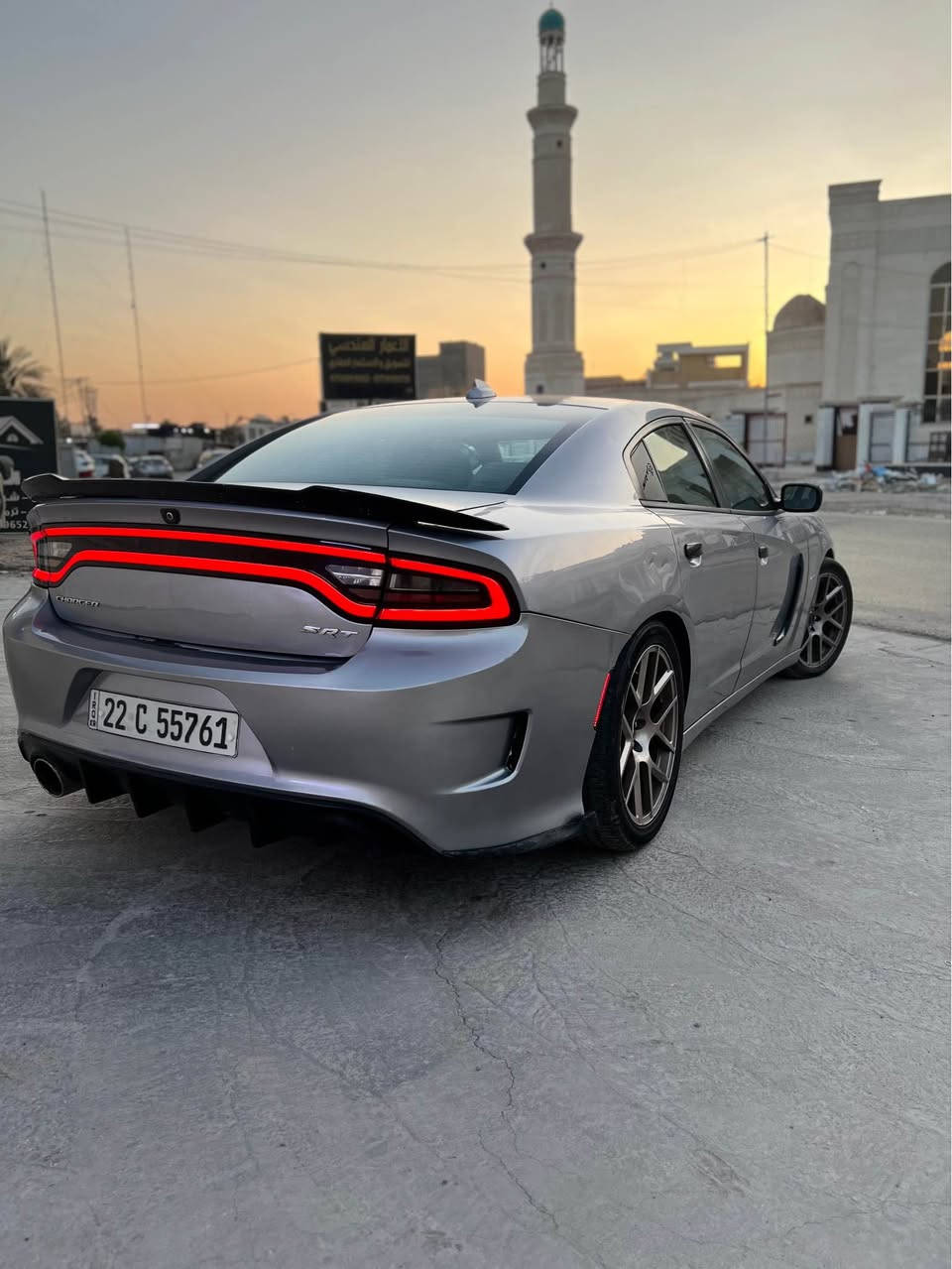 السلام عليكم جارجر RT للبيع سعره 181 ورقه وبيه مجال بسيط السياره خير من الله مابيه اي نقص ادامه كامله عليها تفريع هوائيات عليها منضومة غاز جديده دعاميات وبنيد ودركه SRT ماشيه 100 وياله هيلكات نجمه  صدر امامي خلفي جديد مبرمجه سيفتي مكان السياره باسمي تحويل مباشر مكاني بغداد *********** 
رقمها اربيل Colombo, Sri Lanka
