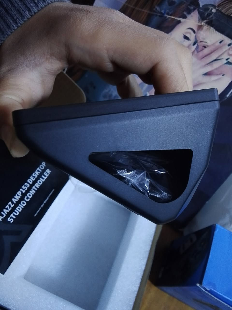 السلام عليكم، تريد شيء عالمي ورخيص؟ وصل جهاز Ajazz AKP153، لوحة تحكم ذكية للبث والمونتاج بـ 15 زر LCD لتنفيذ المهام بضغطة واحدة، مع بكرة تحكم وشاشة لعرض حالة الجهاز.
​السعر: 80,000 دينار
توصيل: 6,000 دينار


**إذا كنت صاحب هذا الإعلان وتريد حذفه لأي سبب، رجاءا أرسل رسالة إلى الدعم الفني**