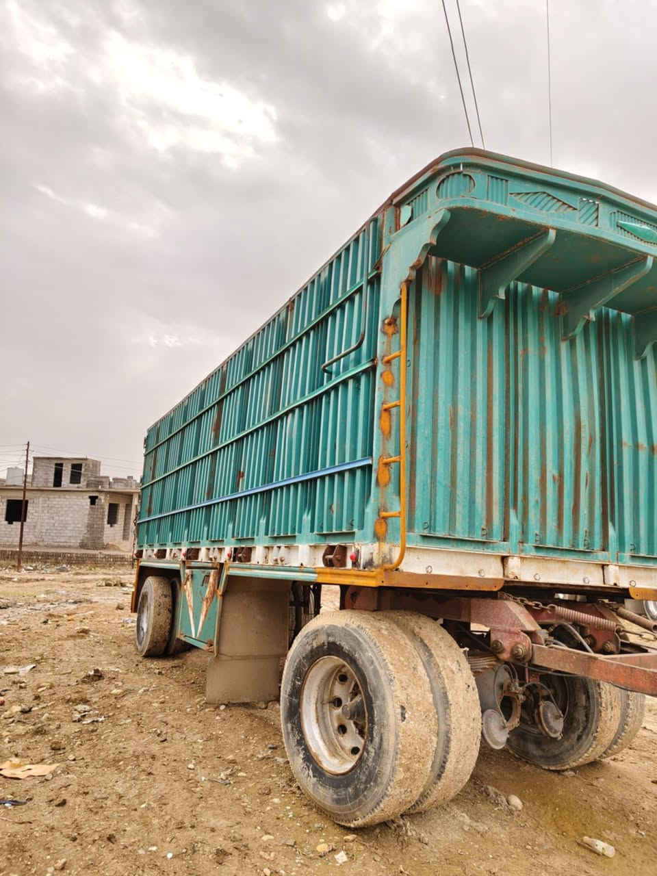 عربانه للبيع الطول-67-الارتفاع -190-دناكير سكانيا المكان الموصل***********%***********
