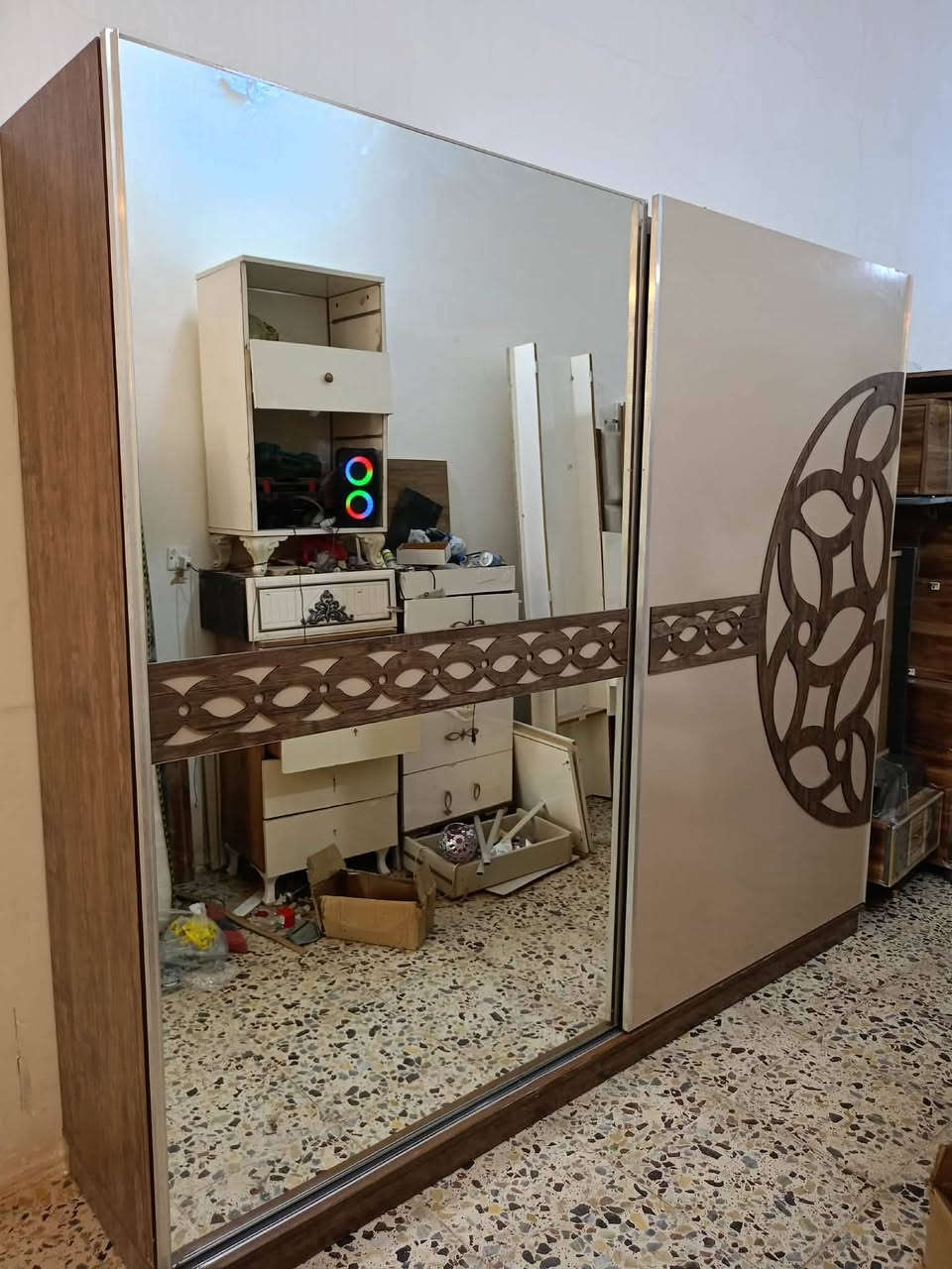 غرفة نوم تركي مستخدم😍💥 
 نضافة95💯
عدد القطع / 6
نضام / اسلايت 🦋✨
سعر / 425🤍✨
شد ونقل داخل بغداد مجاني🛻
يوجود توصيل محافضات


**إذا كنت صاحب هذا الإعلان وتريد حذفه لأي سبب، رجاءا أرسل رسالة إلى الدعم الفني**