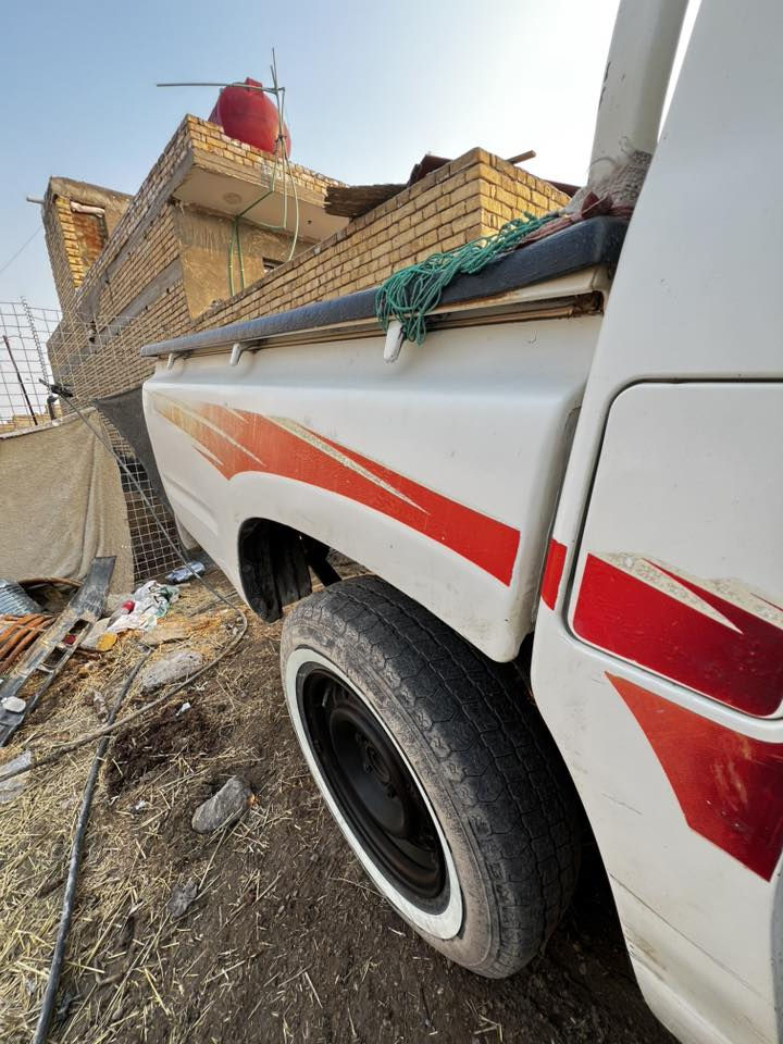 سلام عليكم سيارة جمره موديل 2004 كفاله عامة فقط الباب الخلفي مكينه كير شرط كارتون فقط الباب الخلفي فول مواصفات رقم السياره ناصريه مداور ثاني يوم مكان السياره الناصرية سعرها 105 بيها مجال قليل  رقمي ‭٠٧٨٣ ٧٨٠ ٦٩٨٧‬
