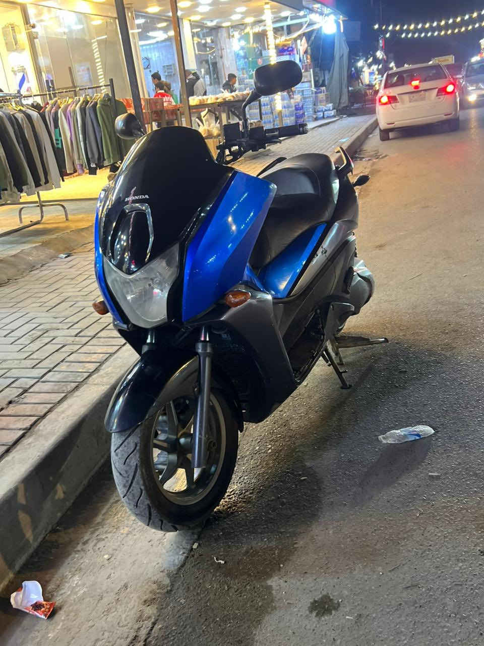 سلام عليكم دراجه هونده فاز  لبيع  مكفوله كفاله عامه والدراجه شلعه ومعدل واوراق اصوليه  السعر ١٦وبيه مجال العنوان بغداد الدوره غير متواجد عل فيس بس رقم ***********
