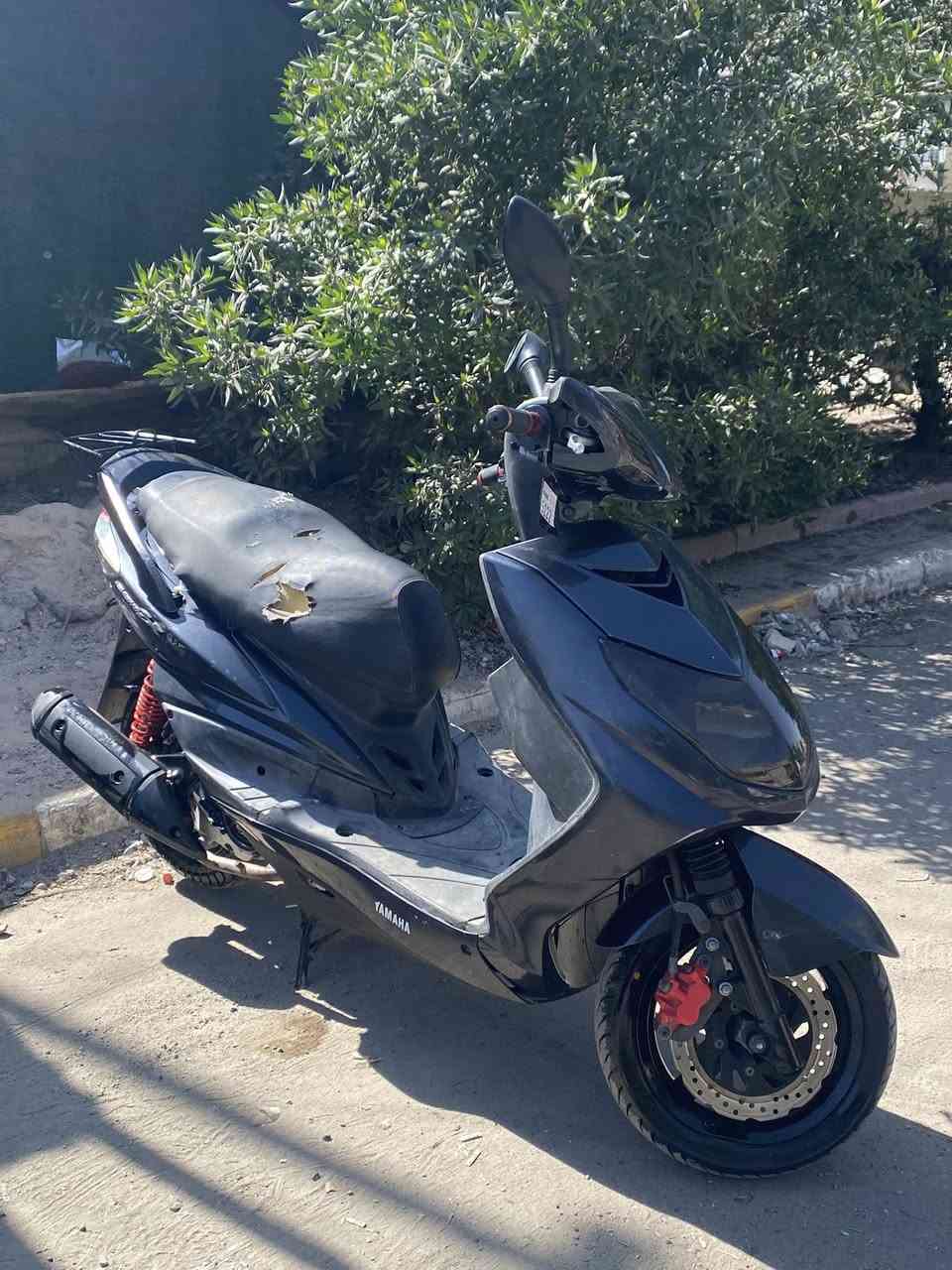 سلام عليكم....
دراجة سكنس(فحل )  كابريتر 🛵 للبيع
دراجة شلعه معدل كهربائيات كلهه شغاله 
دراجة جديده  بلادية
أي نقص مابيهة
جيب فيتر وتعال افحص
العنوان بغداد الحرية الاستفسار الاتصال على الرقم 📞
***********
