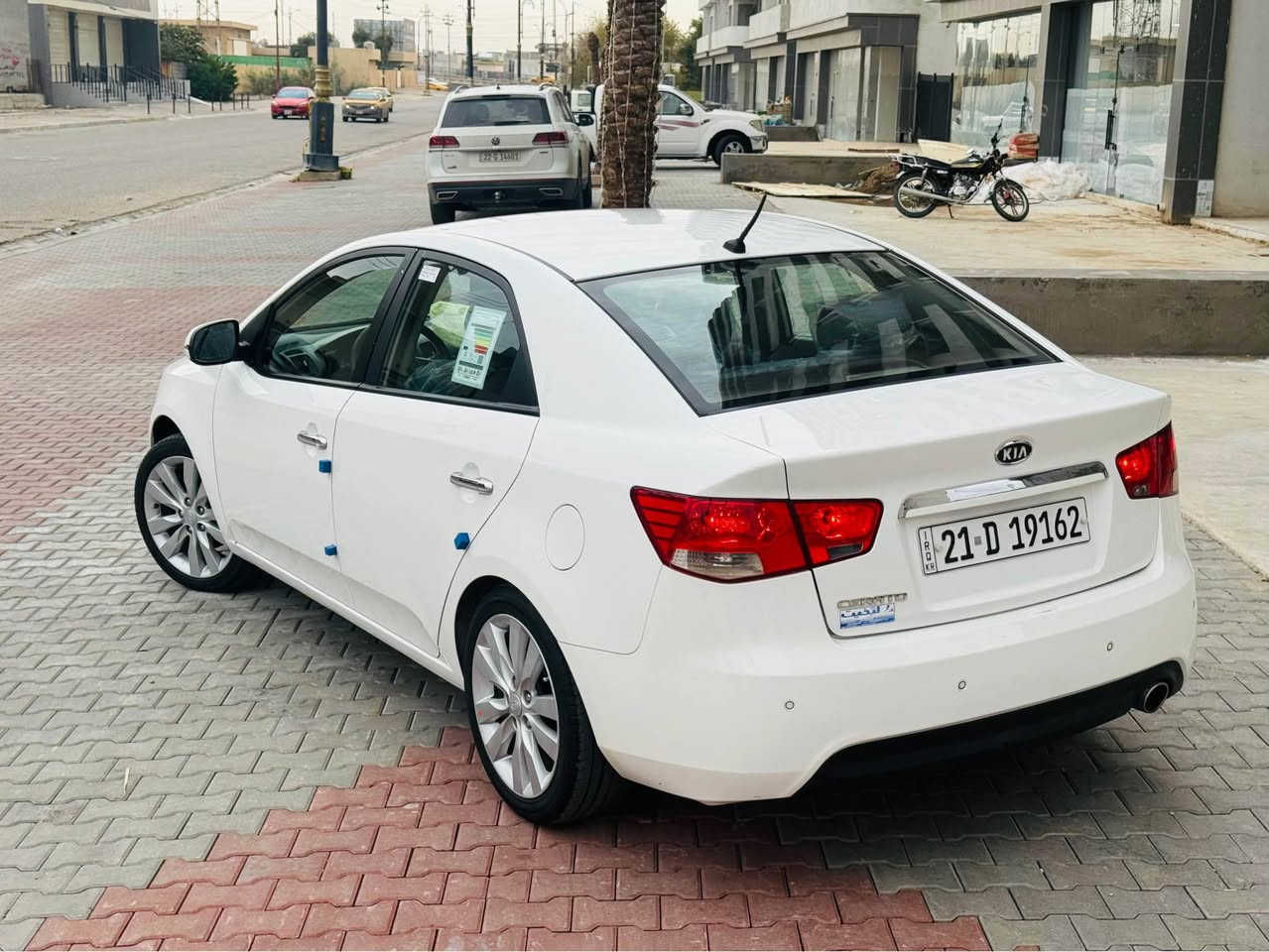 ڪیا سیراتو مودیل2013  خلیجی مکینە 1600 دوش  ژينگة سنوية هزة رقم كلها جديد مواصفاتها  فول ماعدا بصمة سلايت   گير ٦ نمر داخل احمر  حساس خلفي  اشار بل مری  صالنصا رياضي تحکمات حاکیه بلوتوث مراية شفط خمسه ویل کب 17  یدات نیکل   ای بی اس  تخم تایر جدید سيارة بدون صبغ بس مكانين تعديل بارد بي    بدون حالوب 
كير ،محرك  بدون عيب  مامفتوح شرط تبريد، تحويل شرط مكاني كركوك ايسكان سعرها 114  بي مجال بسيط  
اسيا   :   *********** كركوك, العراق
