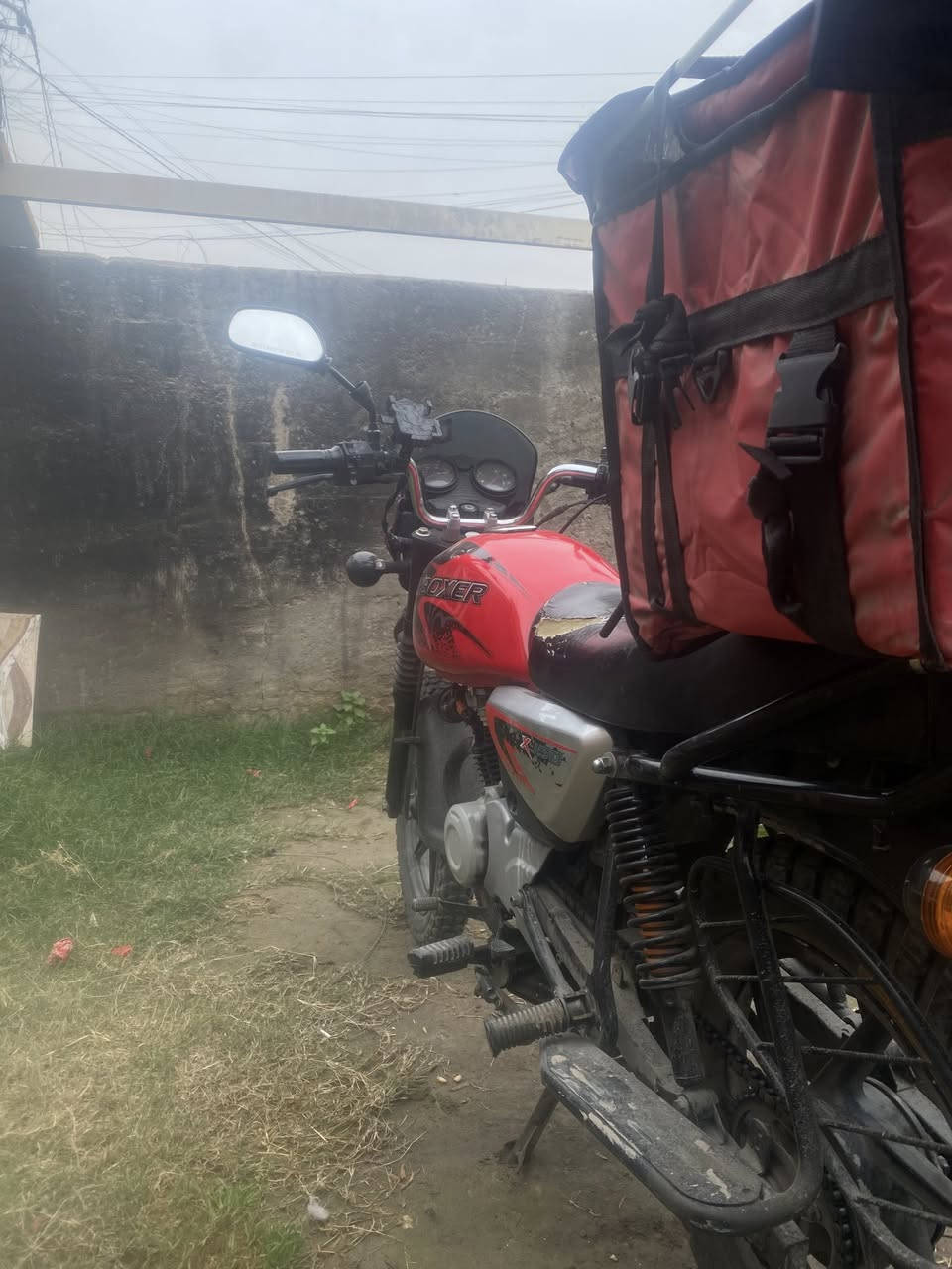 بوكسر 2021 مرقمه بغداد للبيع نقص برغي مابيه كامله عده تشتغل هندر وماعرف اني بيهن سلف جوزه باتري المهم نضيفه كلش سعره 1900 وبيه مجال رقم جديد وهزه جديده تحويل ثاني يوم ***********مكاني بغداد الزعفرانيه
