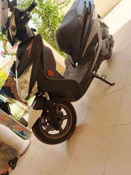 سكنس فحل نوزل لد ياباني خطين قبق بنزين نفخ ستناد حساس علامة البرق الأزرق المميز   كفرات ختم واحد نظيفة جدا جدا. ، مكفولة من فتح اي برغي بيها ..سعرها مليون و 550/تواصل.***********
