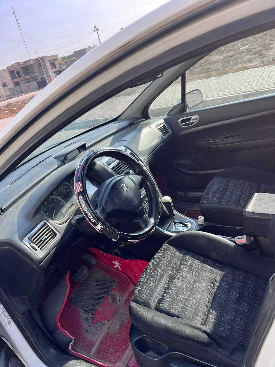 بيجو موديل 2005 حجم 307 رقم بغداد ب اسمي تحويل وكالة.. كير محرك صدر تواير تبريد تدفئة كلها بشرط سيارة مال بيت ومال جناي السعر 51وبيها مجال وترهم مراوس ب أحدث وانطي فرق اليحب يتصل ***********
