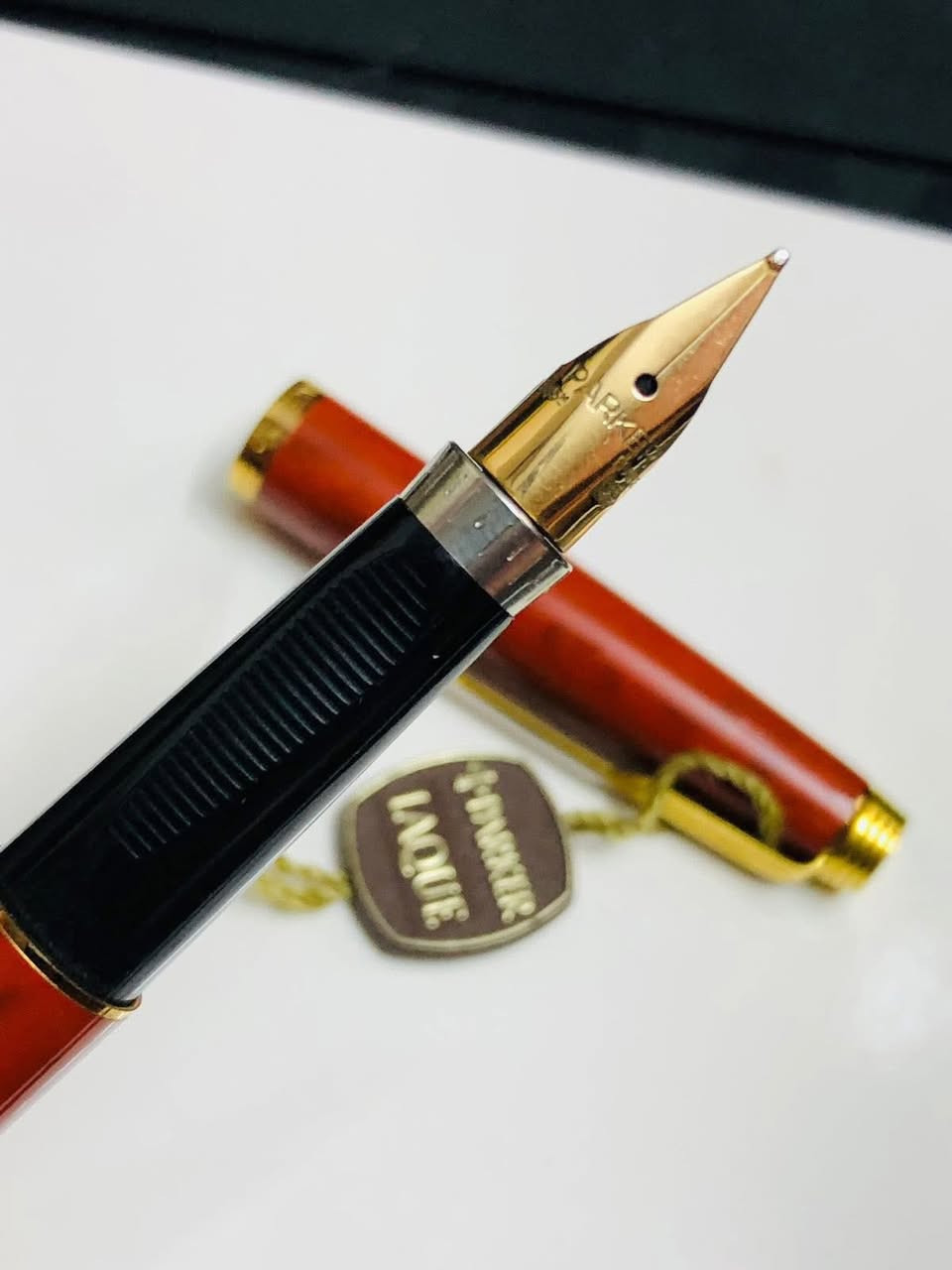 قلم باركر ٧٥  ( PARKR) حبر 
فرنسي   الصنع انتاج الثمانيات   
حجري نوادر مع تغليف الذهب  
ريشة ذهب خالص عيار ١٤   
لوك غير مستعمل حجم الريشه M  
 للاتصال ***********
