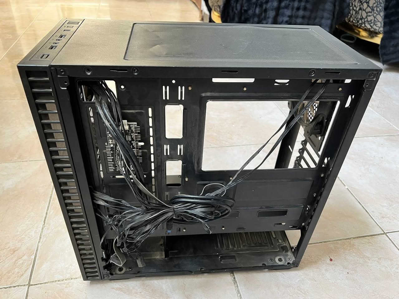 كيس Gamemax
اربع مراوح RGB
بدون ابواب
السعر 25 الف

شاشة 22 انچ FHD 75hz
نظافة 90%
السعر 60 الف

هارد حاسبة 500gb سرعه دوران 7200
السعر 15 الف

الاسعار بيها مجال
يوجد توصيل لكل المحافظات


**إذا كنت صاحب هذا الإعلان وتريد حذفه لأي سبب، رجاءا أرسل رسالة إلى الدعم الفني**