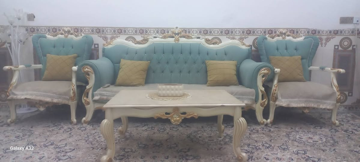 سلام عليكم تخم 10مقاعد نضيف  ملكي  تزكام +طبله للبيع سعر 650وبي مجال مكاني كوت حي الجامعه ***********
