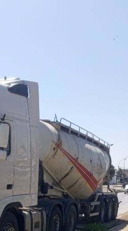 السلام عليكم عريانه لبيع نوع سايلو طارق حاجي دنكرين ويه السحال التلاثه قبقين تخم تايرات جديد دويز اربعه بساتم تفريغ سريع بيع مستعجل الاستفسار عن الرقم ***********
