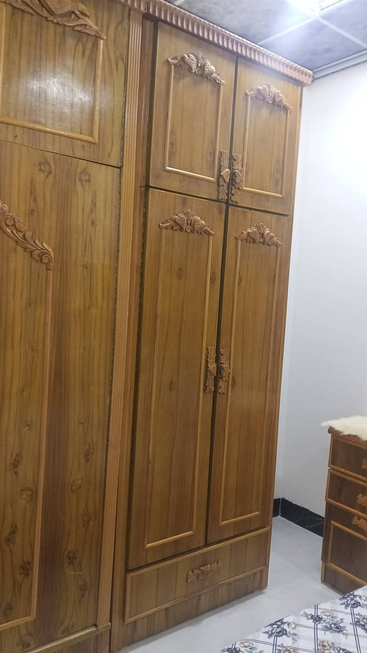 غرفة نوم ل ل ب ي ع 900وبيها مجال ***********
