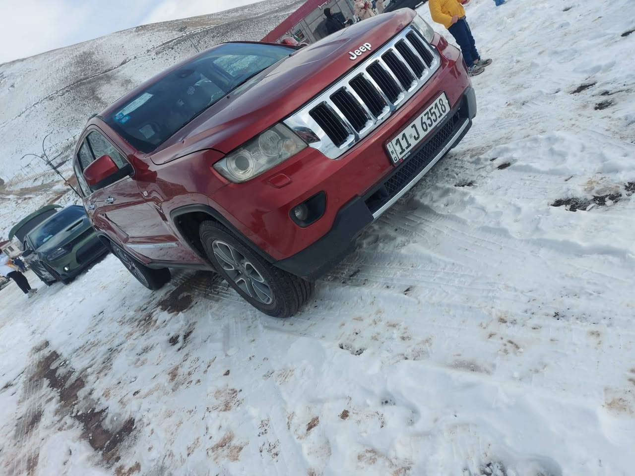 السلام ععليكم من رخصت الدمن عندي جيب 2012 خليجي بدون صبغ ولا حادث السياره فول مواصفات المعروفه بالجيب بانو رامه مكينه 6 سلندر وبسمي بيع السعر 180 ورقه ومكاني بالسيديه السياره جاهزه مابيه اي نقص  ***********
