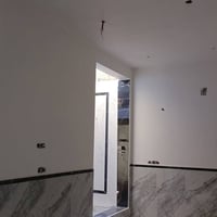 خلفه متفرغ البخ وبياض شغل درجه وله نشتغل مكطوعه ويوميه وعل متر ليحب يت...