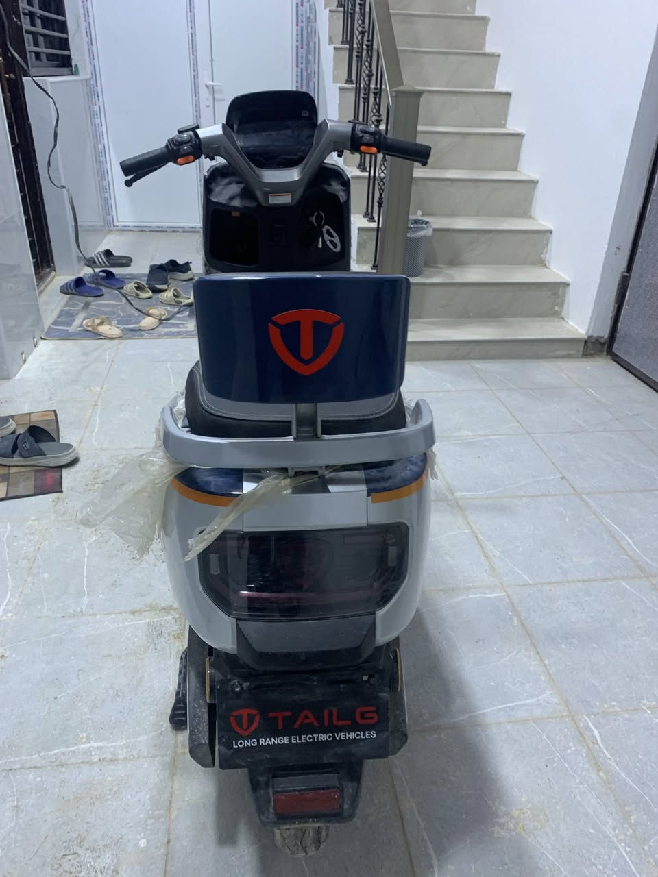 سلام عليكم دراجه تالج شحن فول مواصفات يجي وياه بصمه تقفل وتفتح و تشغيل عن بعد كل ملحقاتها جاهزه كلشي بيها شغال ميه بالميه بس شغلها و امشي ما ناقصها اي شي السعر 750 الف للاستفسار على هذا الرقم بي واتساب ***********
