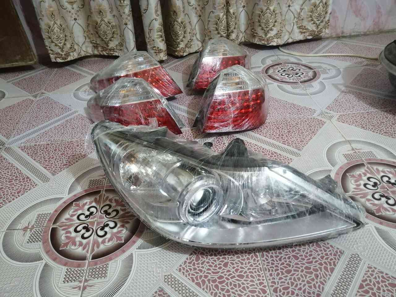 بكلايت من مديل 9 لحد مديل 11 سعر الزوج 50 الف شرط مال كصه حاويه
اخر تك لايت ايمن سعره ٥٠ فول هاذه 
***********
