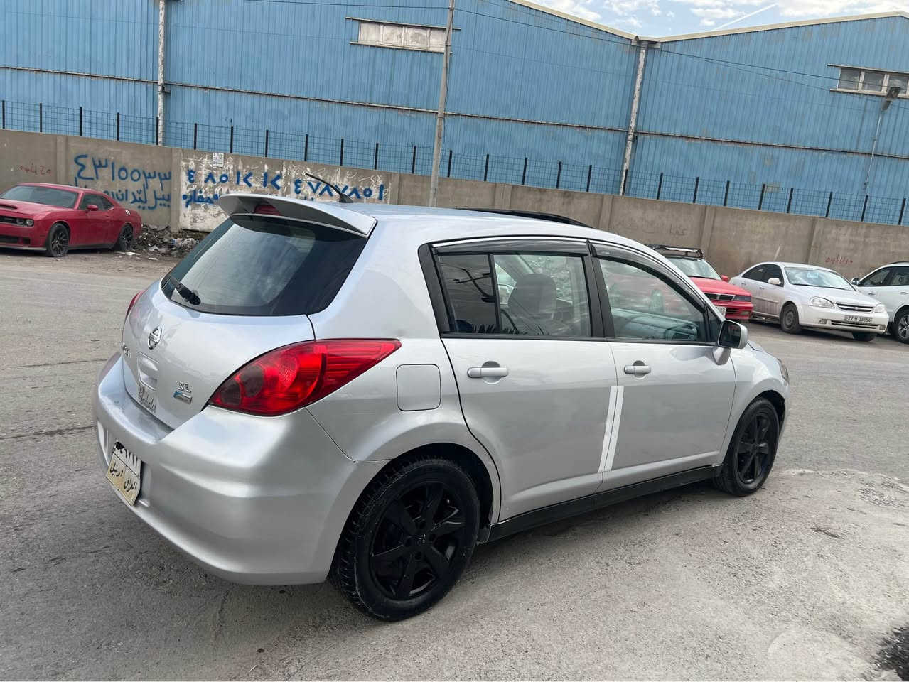 نيسان فئرسا 2012 مواسەفات فول SL گێر مەکینە تەبرید هموی بەشەرت سبوخ بەس بۆلنت بێ ژورێ رونی گێر و مەکینەی تازە گۆراوە بێ مەسروفە سحری ٨٧ شوئن هولير  *********** أربيل, العراق
