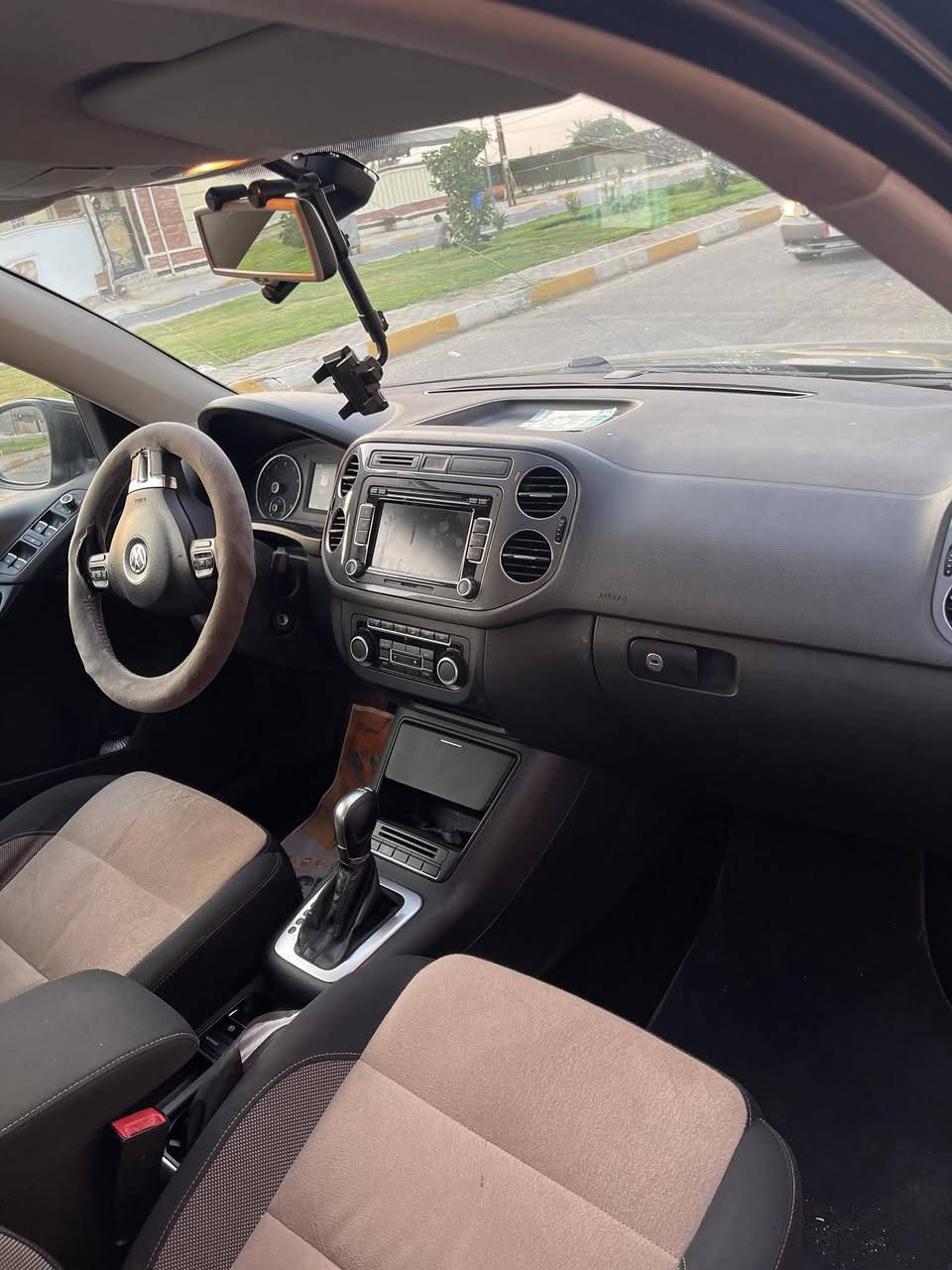 السلام عليكم تيكوان خليجي ٢٠١٦ كلين
سياره حيل حلوه ونضيفه
مكينا وكير شرط
14تيربو
مابيه اي نقوصات
للبيع او مراوس مع باسات
***********
