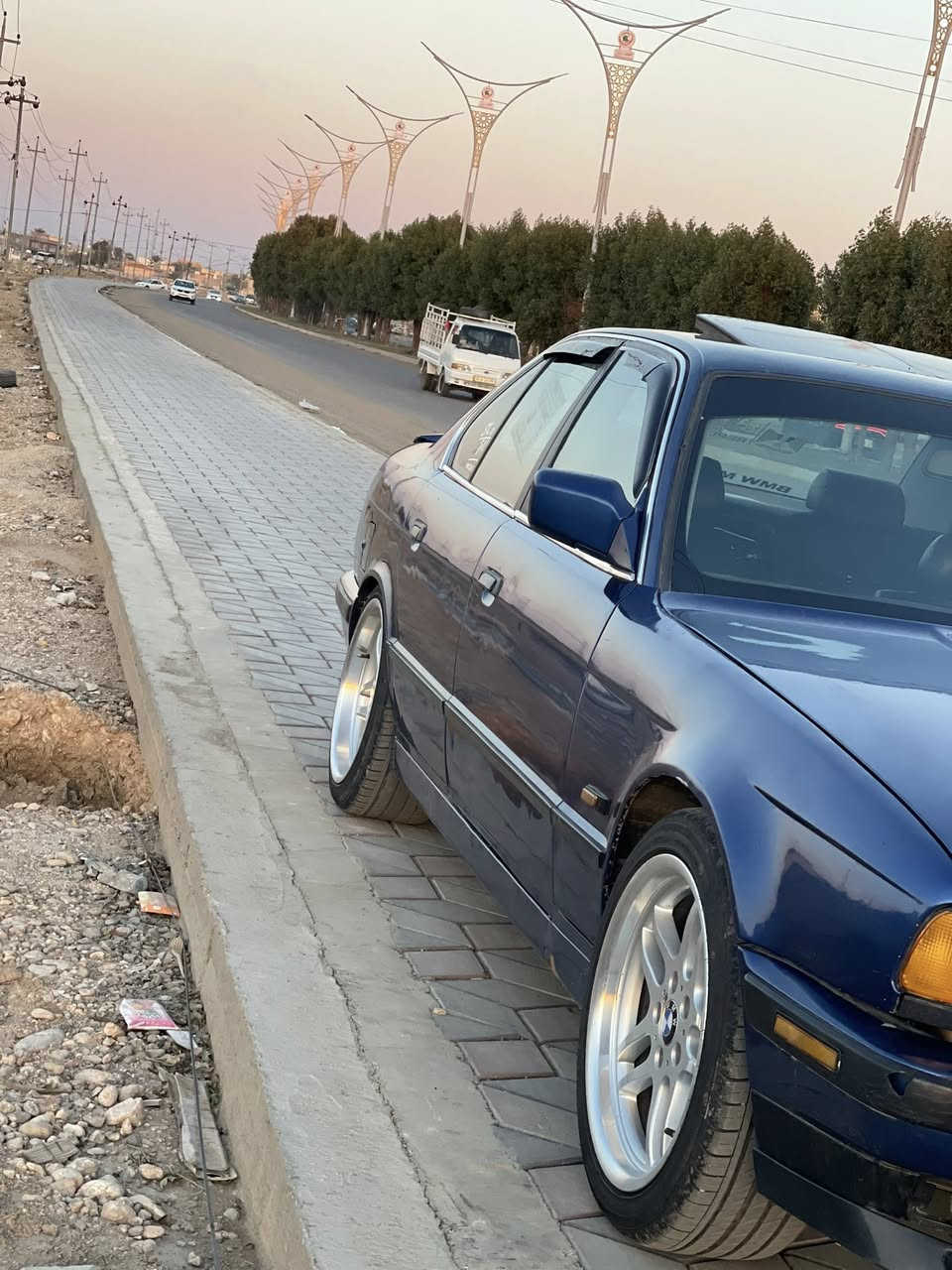 سلام عليكم للبيع بيم ام موديل 91 مكينه 25كبس  مكينه كير كفاله صدر جديد ويل Mاصلي  سيارة كلش حلوه و نضيفه السعر 45وبيها مجال كلش بسيط العنوان ديالئ بلدروز لاستفسار ***********
