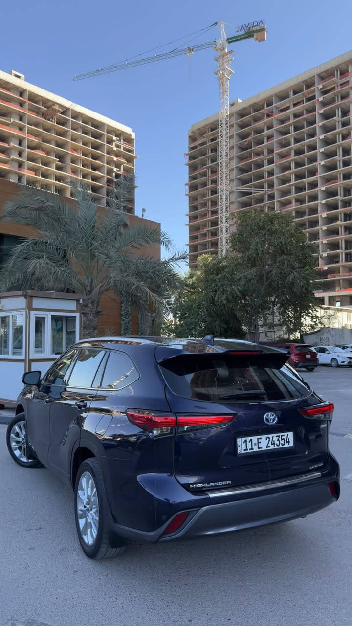 بيع مستعجل
تويوتا هايلندر  2023 فئة اللمتد ( اعلى مواصفات )  
وارد امريكي لون نيلي
ماشية 67,000km
2500 هايبرد
AWD 
مقاعد - جلد وكهرباء وخزن
جنطه كهرباء 
شاشة كبيرة ابل كار بلي
دخول ذكي 
رادار
حساسات
كامرة
مثبت مسار 
تدفئة بالستيرن 
تدفئة وتبريد مقاعد
نظام صوت JBL
تبريد قطعتين
فتحة سقف 
شاحن لاسلكي 
مري شفط
مقاعد منفصلة Vip
هاندبريك كهربائي
اوتو هولد 
ويل قياس 20
8 مداخل شحن
الضرر موضح بالصور والسونار 
السعر 32،000$ وبيها مجال 
رقمي :- ***********
ملاحظة : السيارة ارخص من خواتها ب 20 ورقة
