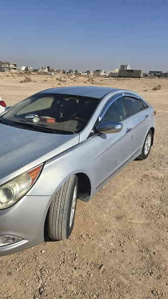 سوناتا ١٣ امريكي  gdi ٢٤٠٠
ضرر في امركيا الجنطة 
الضرر داخل العراق الشاملغ الايمن وطاخ طرف البنيد

مواصفات  
تحكمات ستيرن اربعة جهتين 
كروز تثبيت سرعة 
مانع انزلاق 
ABS
حساس ضغط الاطارات 
حساس ماء الزراكات 
ترحيب 
كامرة دوارة  
شاشة  
لايت زنون اصفر 
نظام ايكو 
الوضع العام للبدن 
محزمة توحيد لون بدون داخل فقط الي ضررت فوك 

الوضع العام للداخل 
محرك  فول 
تبريد فول 
ماء زيتي اخضر راديتر فول 
كير فول وضعين للقيادة 
ادامة للسيارة  كاملة 
اطارات جيد جدا 

السيارة بدون اي عطل او قلوب مشتعل   ولا ناقصة اي شيء  كاملة فقط تشغل وتطلع 

بانزين ودهن فقط 

السعر ٩٥  وبيها مجال بسيط جدا  واذا اكو ازيرا  ١٢ وفوك او عالي مراوس 
رقم انبار مشروع وطني باسمي 

الرقم :***********
