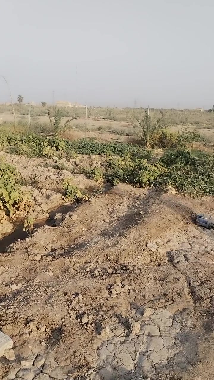 سلام عليكم قطعه لبيع مقابيل حي تربه طابو اسهم سند ٢٥ قرب علامه النصر ترحب بكم تفاصيل بل مقطع بس هذه تصوير قديم لكرهبا بل باب ***********

