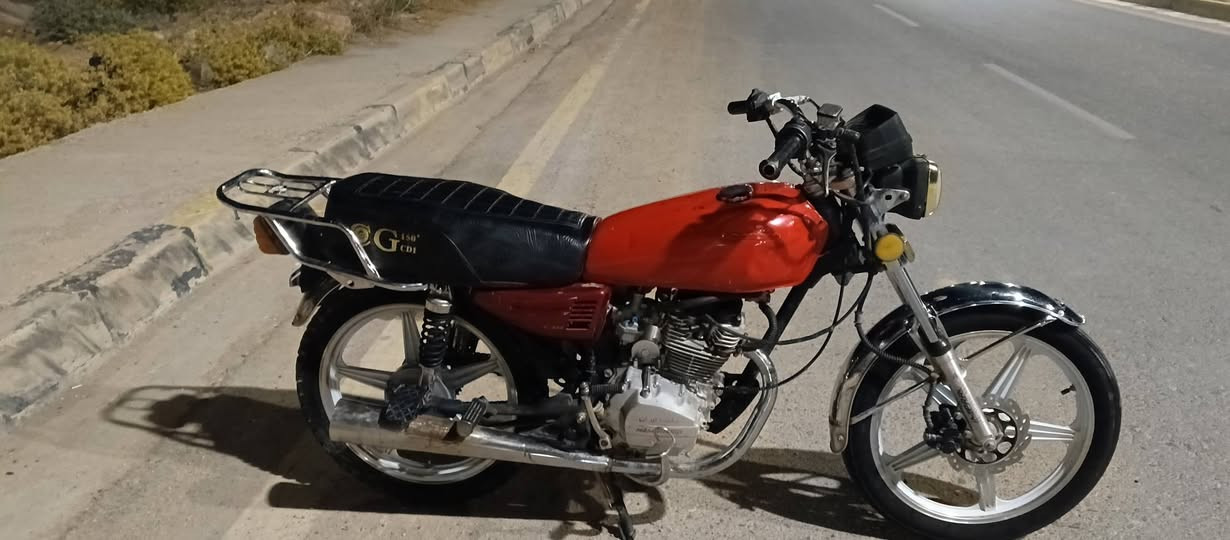 السلام عليكم اخواني ماطور للبيع نامي برو موديل 17 خمسه جير شغال كامل وايرمانيه بدون اوراق نظافه كدام العين شغال سعر 250 في مجال بسيط عنوان العياضيه رقم تليفون *********** درهم مراوسه
