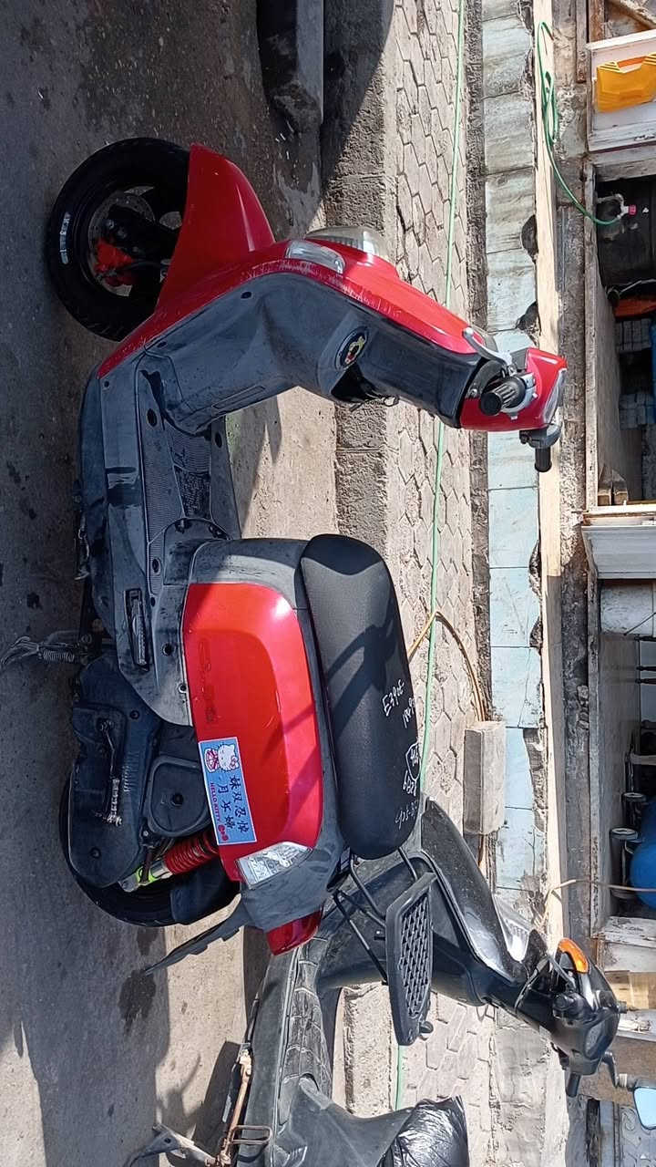 ماكس بوليس كابريتر رمبه ما صالها هواي من طالعه مكينه خرسه ما مفتوحه شلعه معدل خير من الله دراجه حلوه وكفاله عامه من كلشي ختم واحد كلها مختمه كهربائيتها كلها شغاله من الطول للطول سعر 775 وبيها حك الجيه مكاني كوت شراي يتصل ***********
