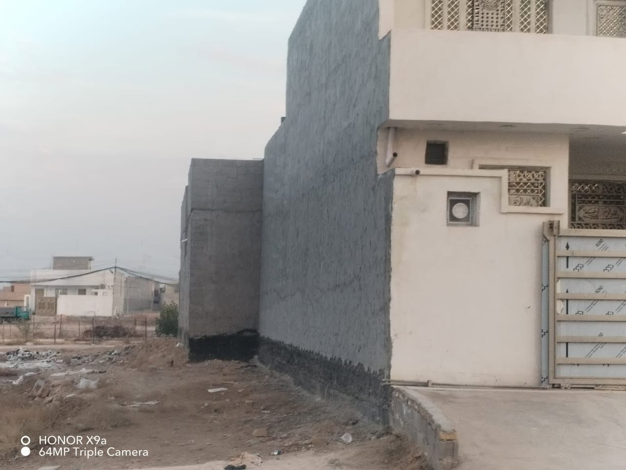 قطعة أرض للبيع📍
٢٠٠ متر طابو زراعي قريبة على الشارع العام ماء وكهرباء 
تبعد مسافة عن محطة كهرباء السكنية 
اسم المنطقة جويلة 
السعر ٢٦ مليون قابل للتفاوض 
***********
بي واتساب همين .
