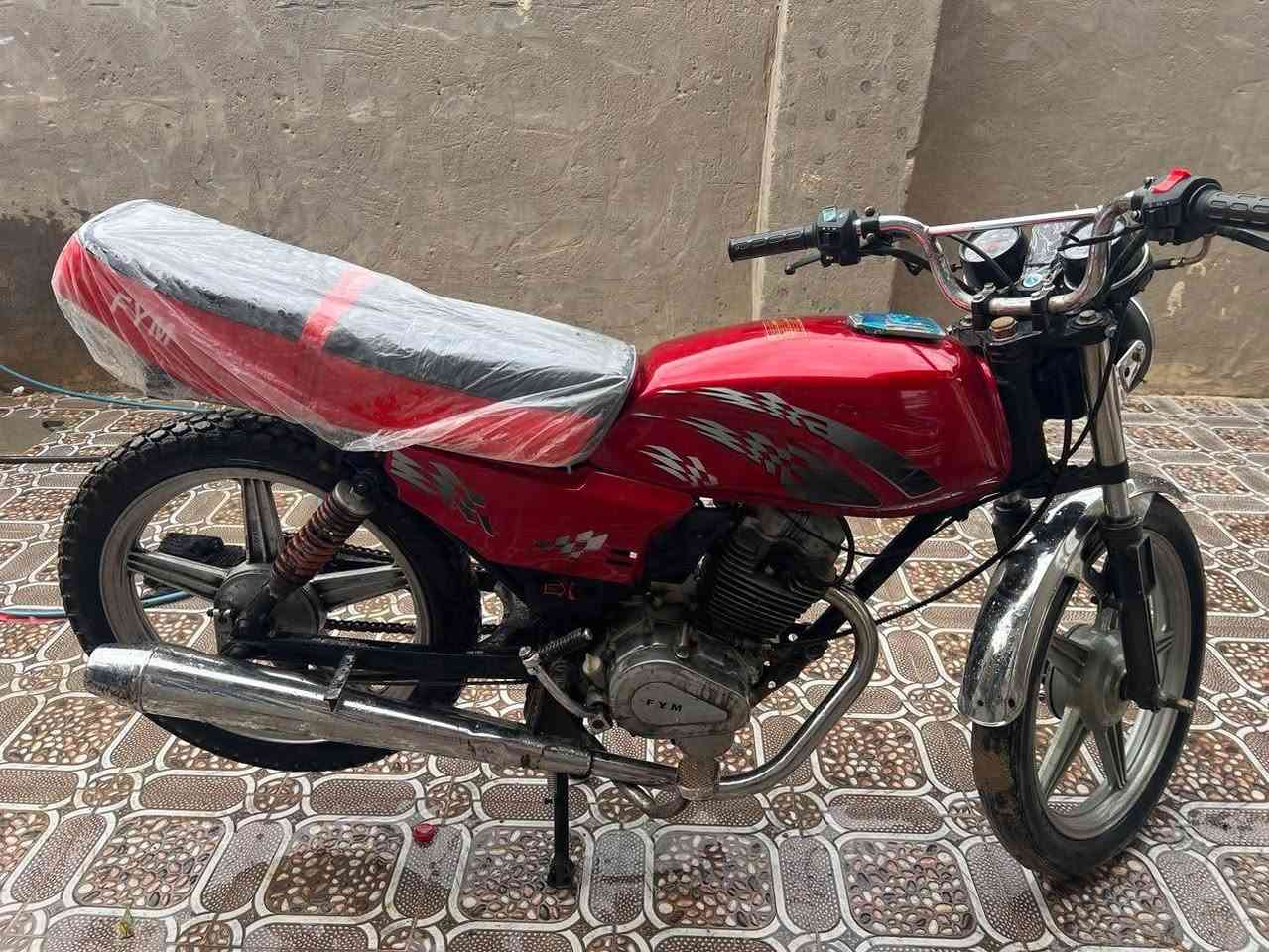 دراجه  فيوم2009 لبيع. نضيفه. سعر 350بي مجال تصال عل رقم وتدلل ***********
