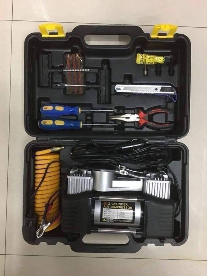 منفاخ هواء اطارات السياره ✨️
 مع عدة كاملة لتصليح البنجر ✨️
يمكن تشغيله عبر بطاريه السياره +جداحه السياره ✨️
يوجد توصيل داخل كربلاء ✨️
للإتصال على الرقم ***********✨️
