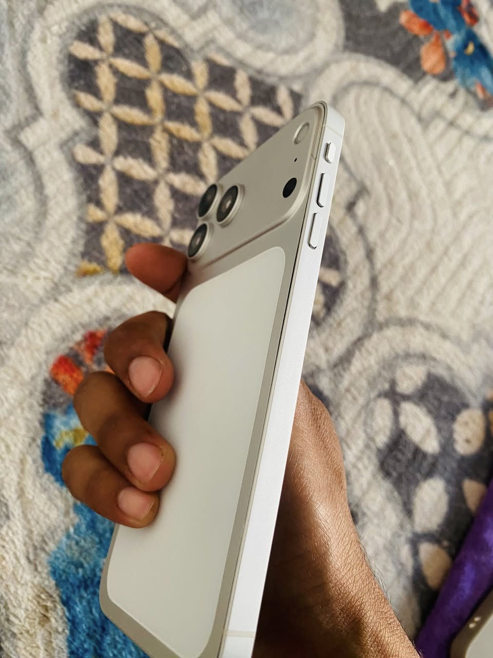 ايفون اكس ماكس محور 17 برو ماكس مبدل شاشه وبطاريه ذاكره 256 مشكله الجهاز زر التشغل متوقف وفيس ايدي متوقف عندي توصيل جميع محافظات العراق ***********
