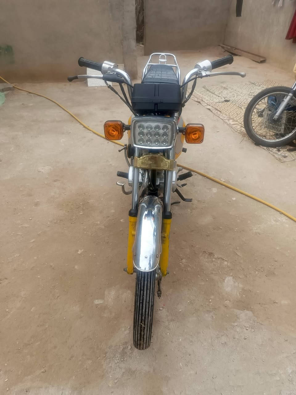 نامة كاملة كلك مكفوله من سرقه موديل 21 محرك مامفتوح برغي منه كهربائية كامله بس شد باتري شلعه تشك الكاع مكاني نجف كوفة السعر 400 وبيه مجال بسيط للشراي


**إذا كنت صاحب هذا الإعلان وتريد حذفه لأي سبب، رجاءا أرسل رسالة إلى الدعم الفني**