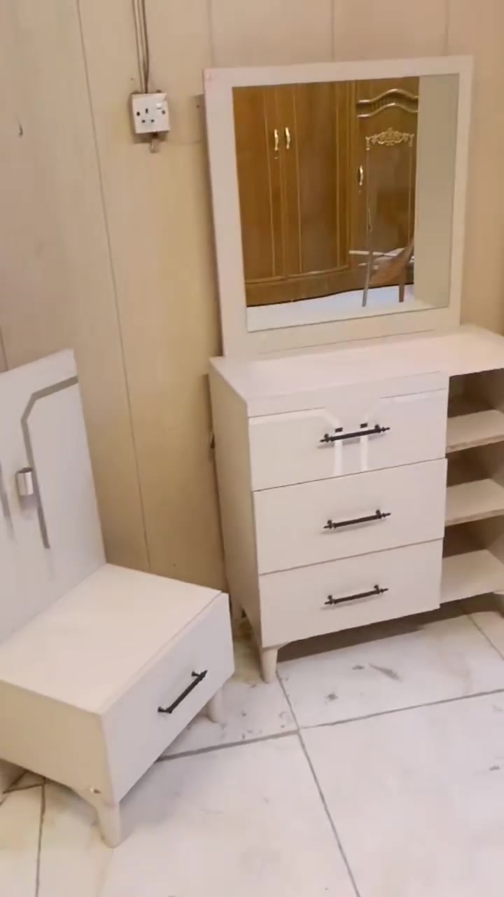 غرفه نوم 5قطع سرير مخزن تركي 🇹🇷
 نضافه 90 💯 
سعر 475 💸
مع شد ونقل داخل بغداد مجاني 🚚
محافظات بكروه 💥 
إشارة 
إشارة 
إشارة إلى الأصدقاء 󱢏


**إذا كنت صاحب هذا الإعلان وتريد حذفه لأي سبب، رجاءا أرسل رسالة إلى الدعم الفني**